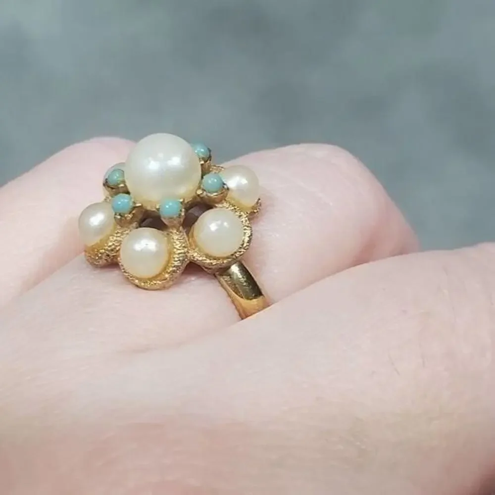 Vintage faux pearl ring size 8.5